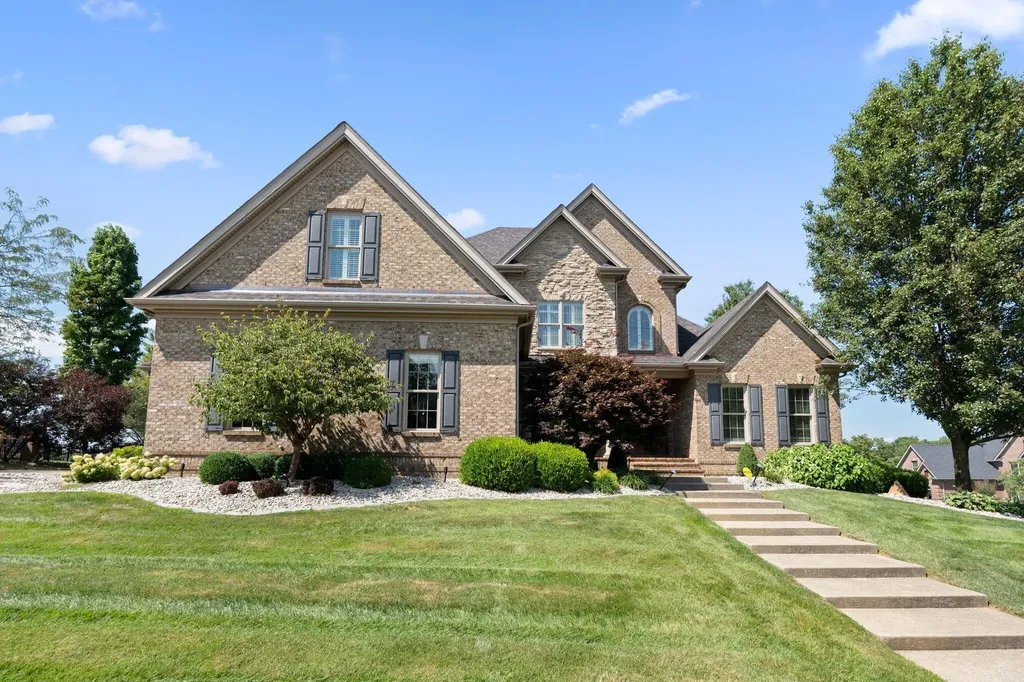 3853 Real Quiet Lane Lexington KY 40509