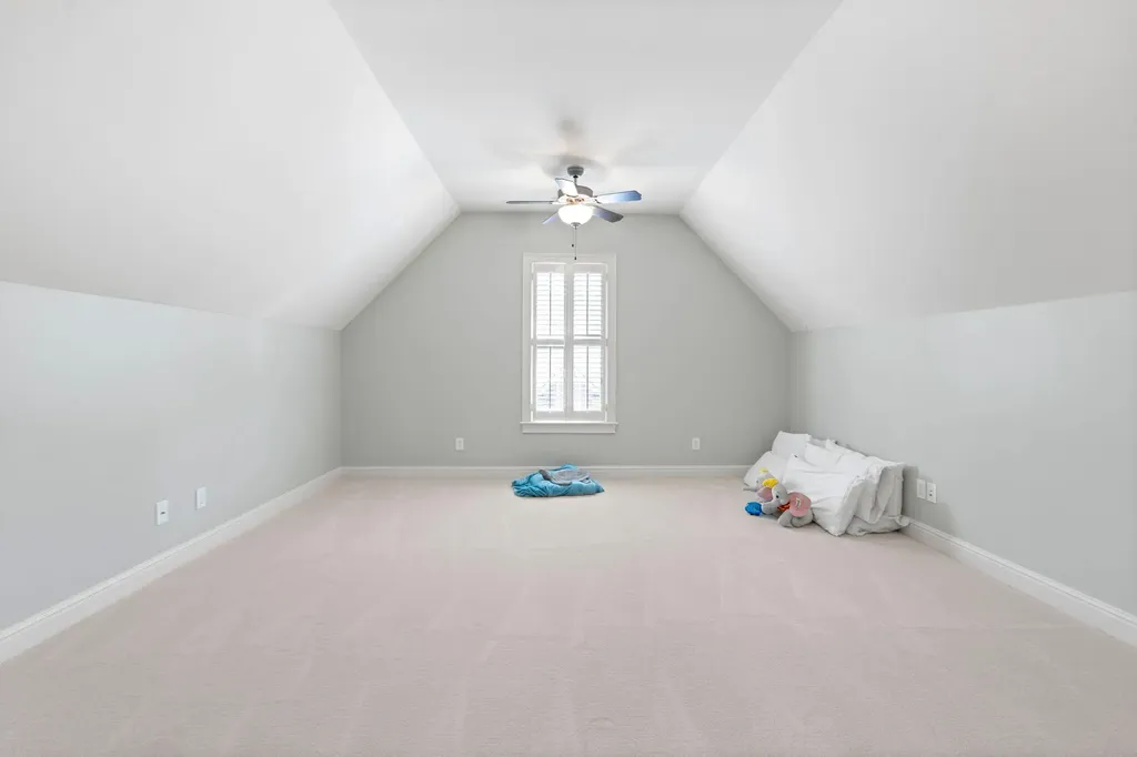 3853 Real Quiet Lane Lexington KY 40509