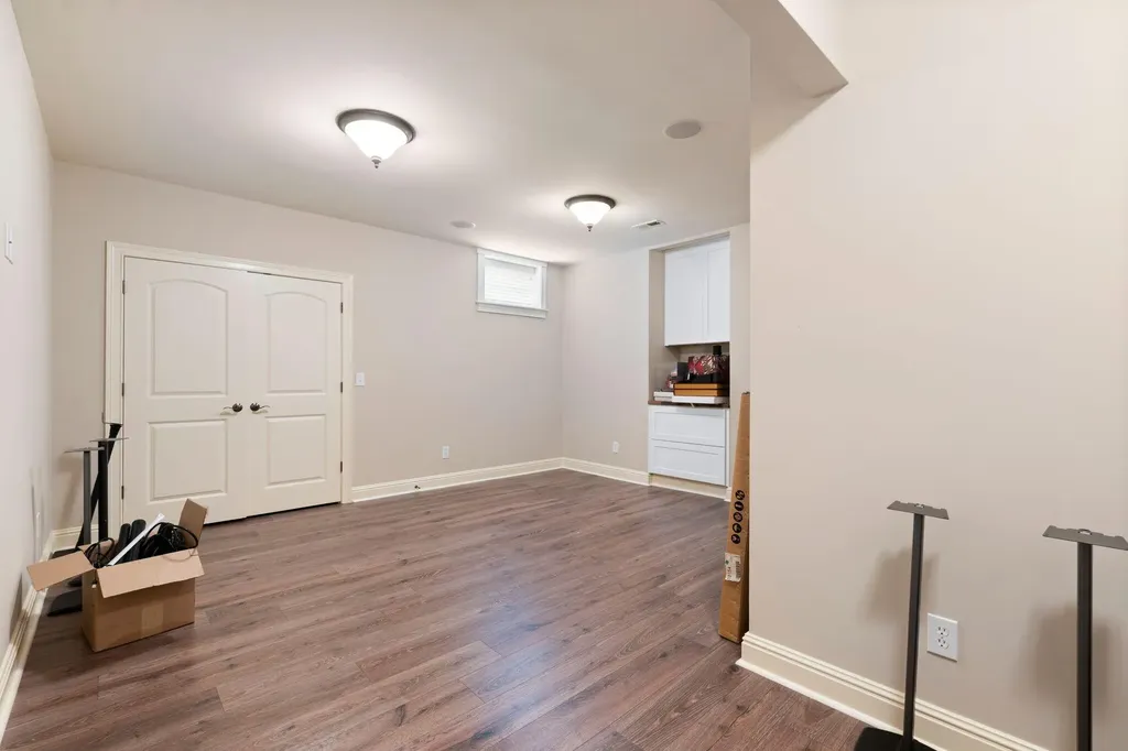 3853 Real Quiet Lane Lexington KY 40509