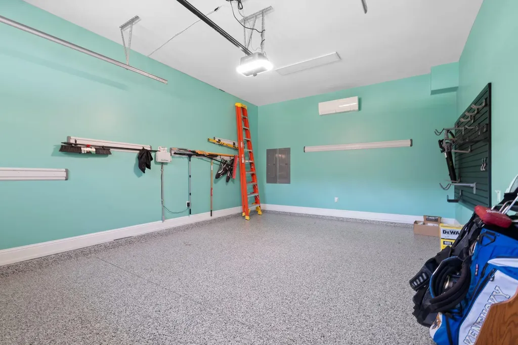 3853 Real Quiet Lane Lexington KY 40509
