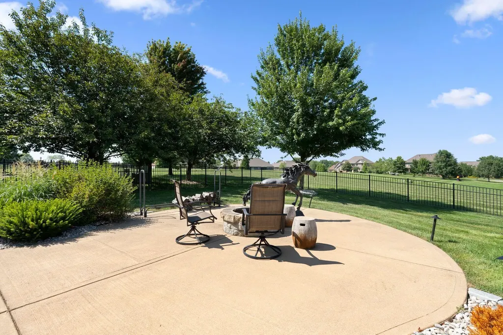 3853 Real Quiet Lane Lexington KY 40509
