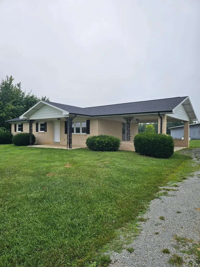 260 Old Highway 910 Russell Springs KY 42642