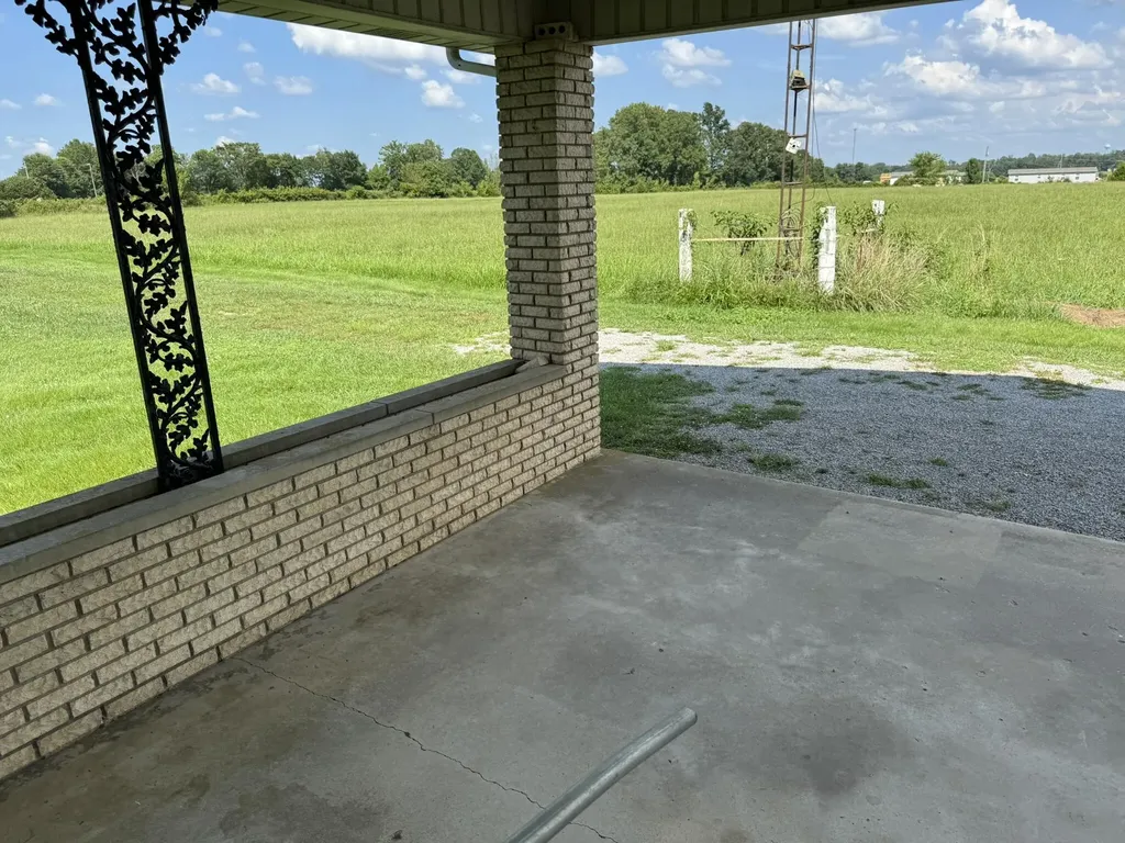 260 Old Highway 910 Russell Springs KY 42642