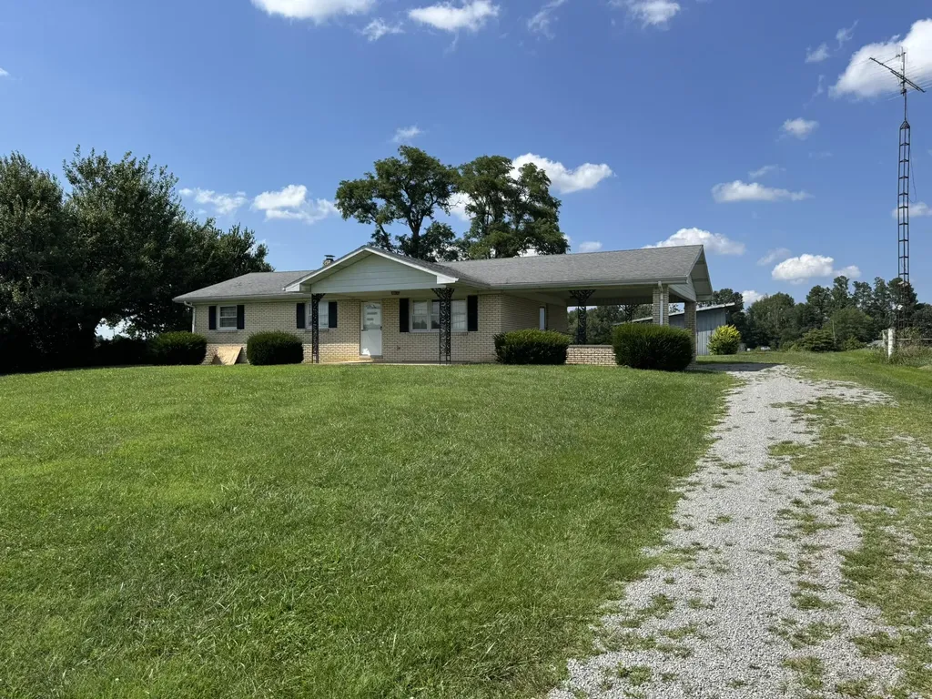 260 Old Highway 910 Russell Springs KY 42642