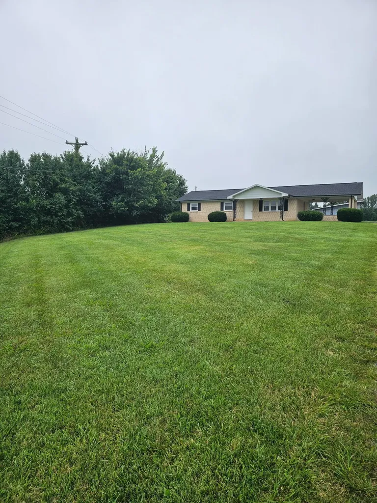 260 Old Highway 910 Russell Springs KY 42642