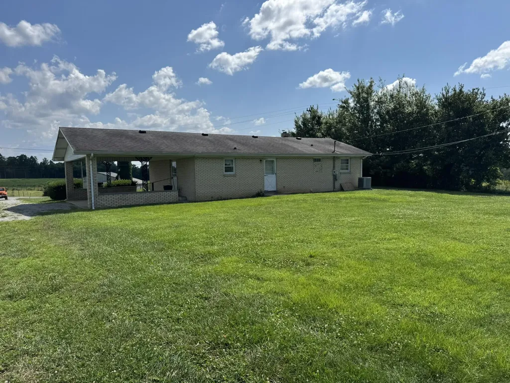 260 Old Highway 910 Russell Springs KY 42642