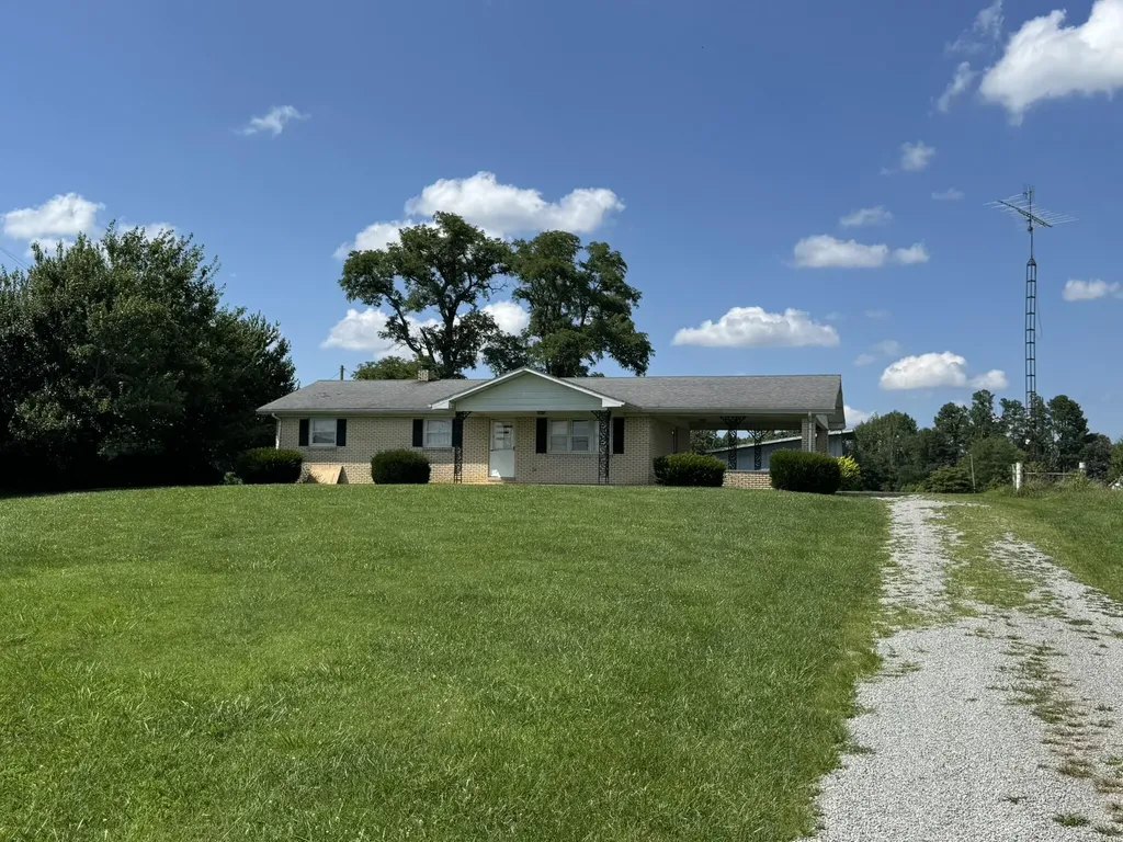 260 Old Highway 910 Russell Springs KY 42642