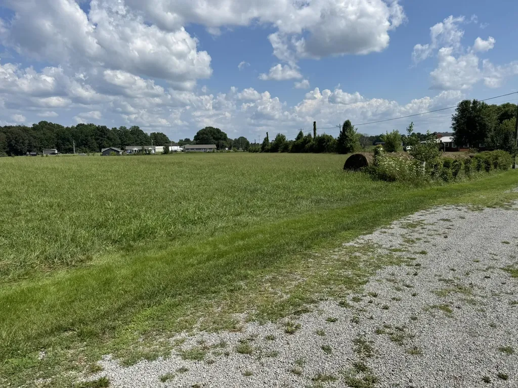 262 Old Highway 910 Russell Springs KY 42642