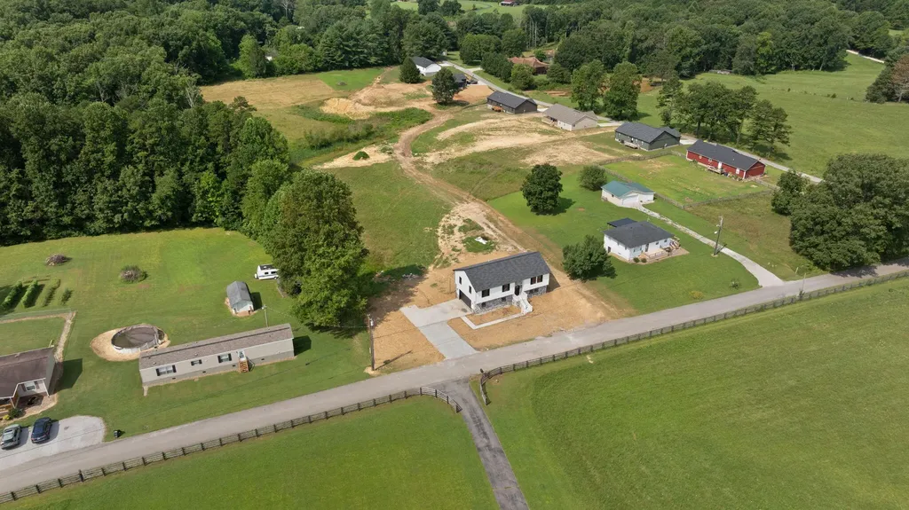 124 Hillard Road Corbin KY 40701