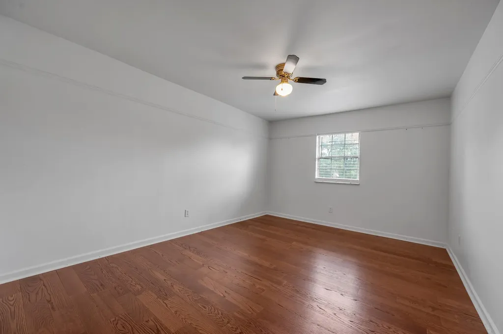 1064 Armstrong Mill Road Lexington KY 40517