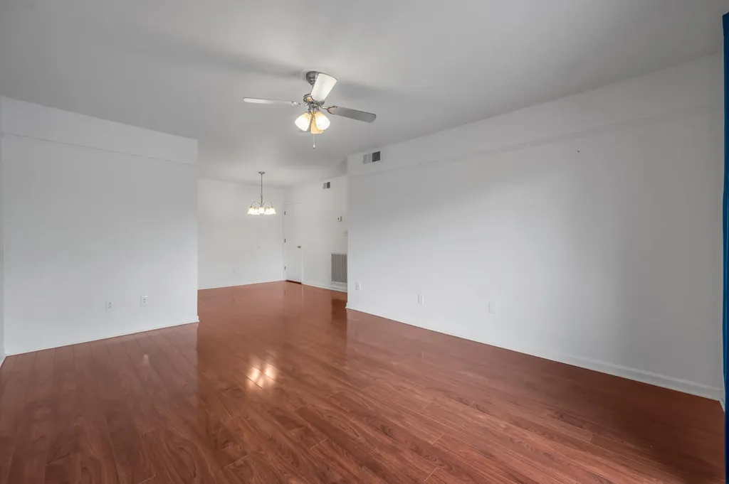 1064 Armstrong Mill Road Lexington KY 40517
