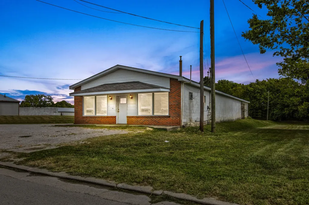125 S Queen. Street Mt Sterling KY 40353