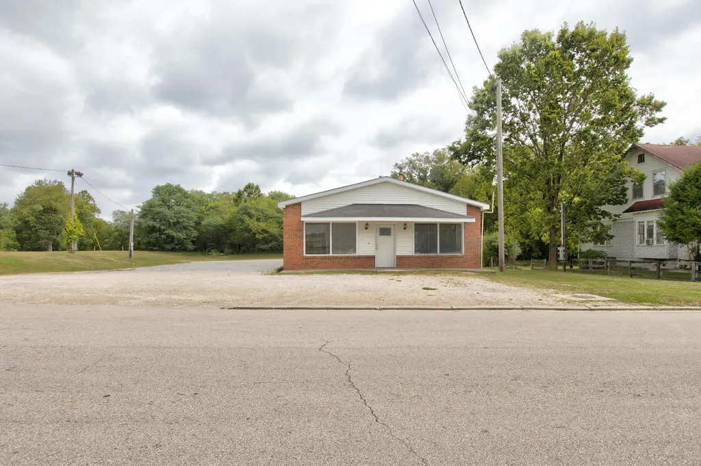 125 S Queen. Street Mt Sterling KY 40353