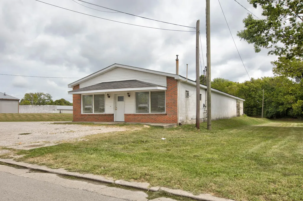 125 S Queen. Street Mt Sterling KY 40353
