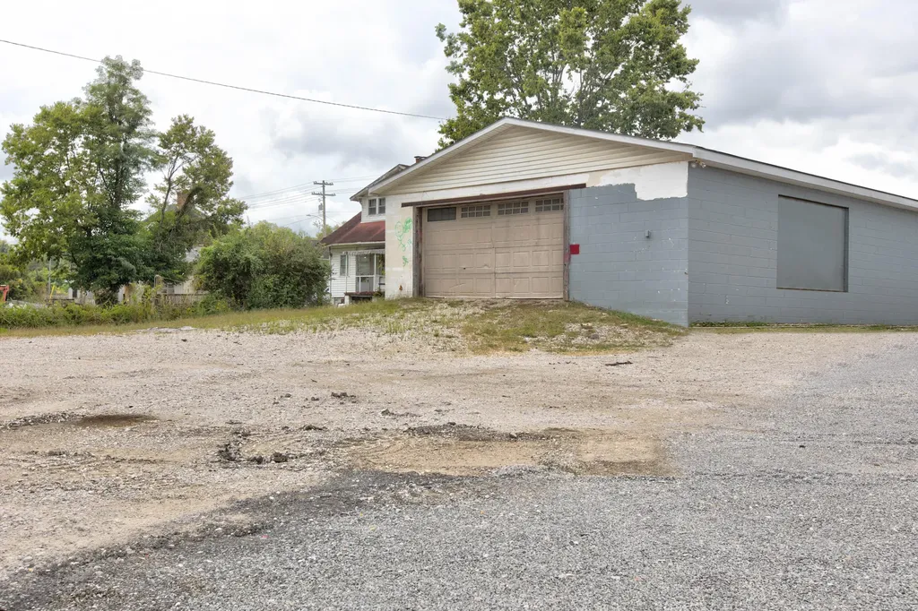 125 S Queen. Street Mt Sterling KY 40353