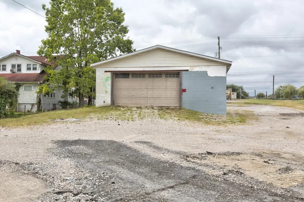 125 S Queen. Street Mt Sterling KY 40353