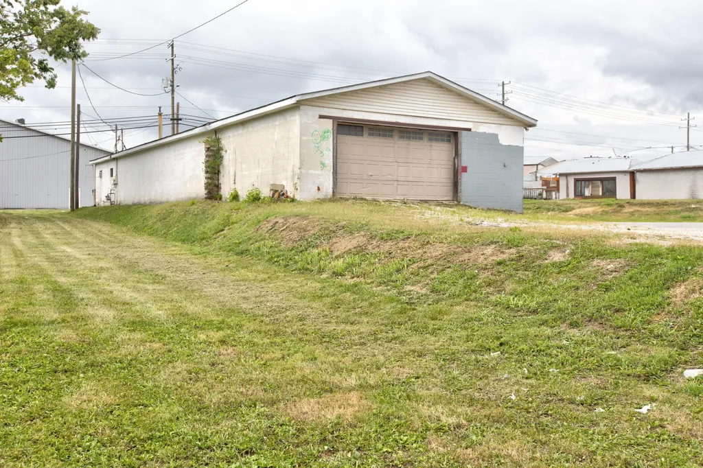 125 S Queen. Street Mt Sterling KY 40353