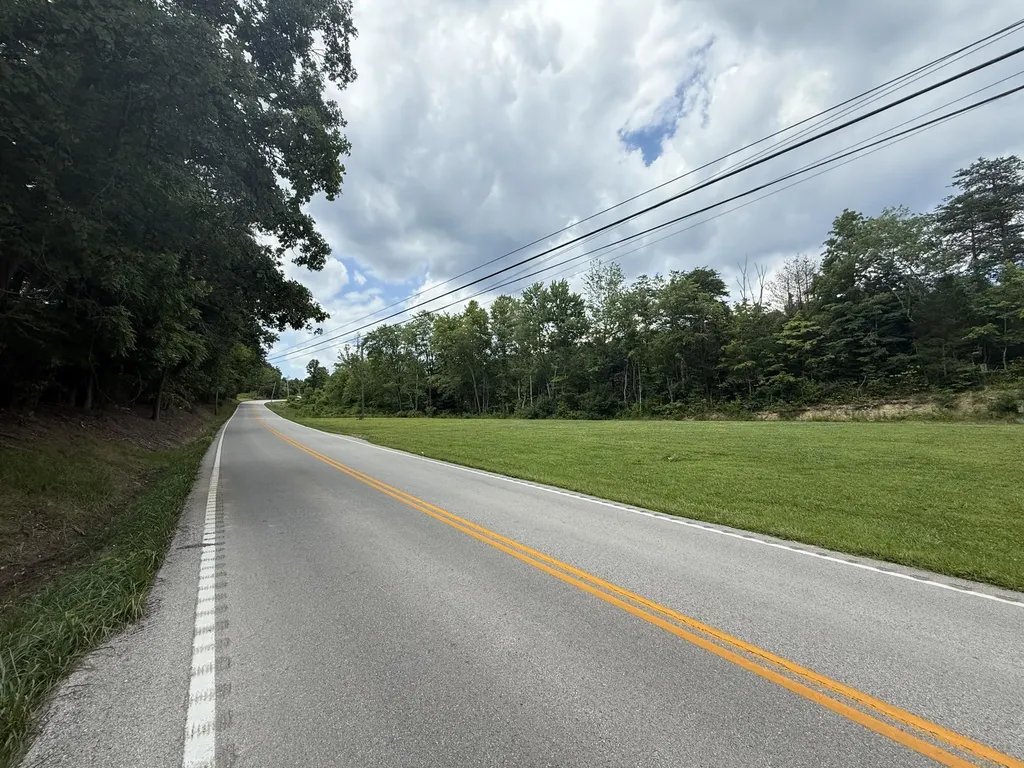 9999 Ky-15 Pine Ridge KY 41360