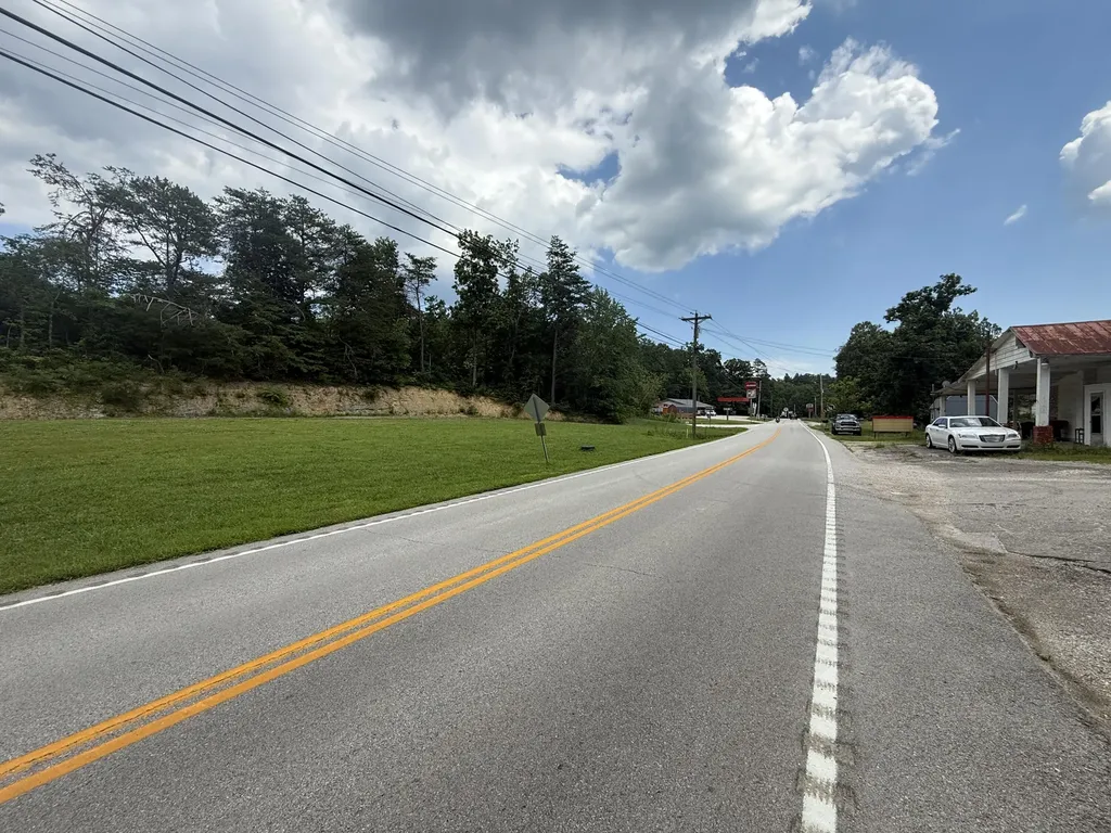 9999 Ky-15 Pine Ridge KY 41360