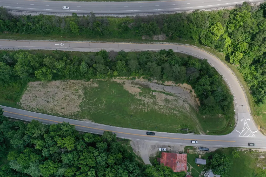9999 Ky-15 Pine Ridge KY 41360