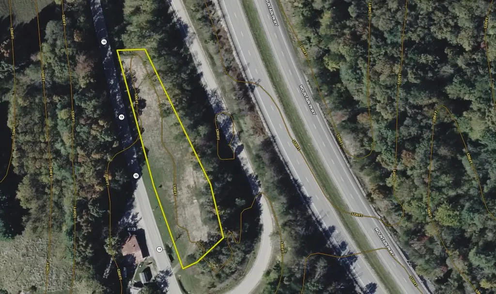 9999 Ky-15 Pine Ridge KY 41360