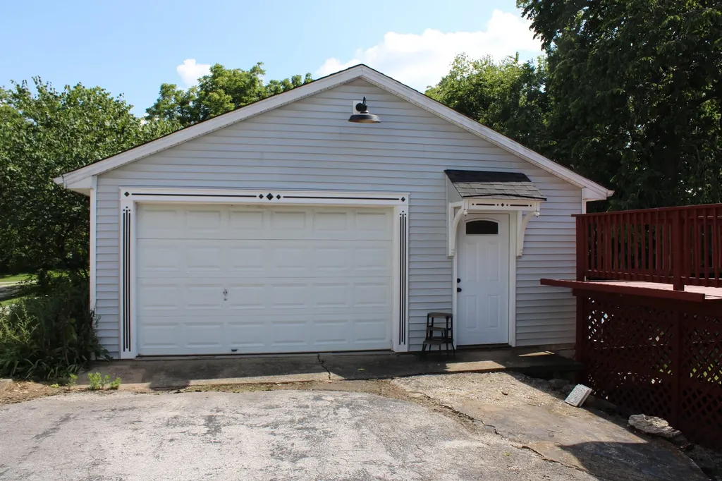 126 Broadway Street Versailles KY 40383