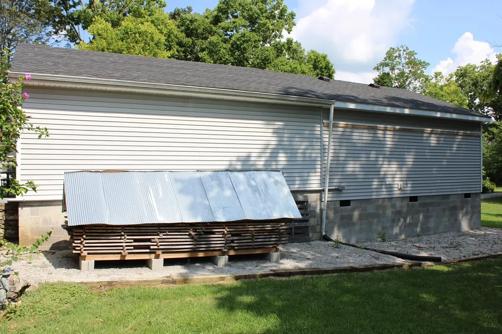 126 Broadway Street Versailles KY 40383