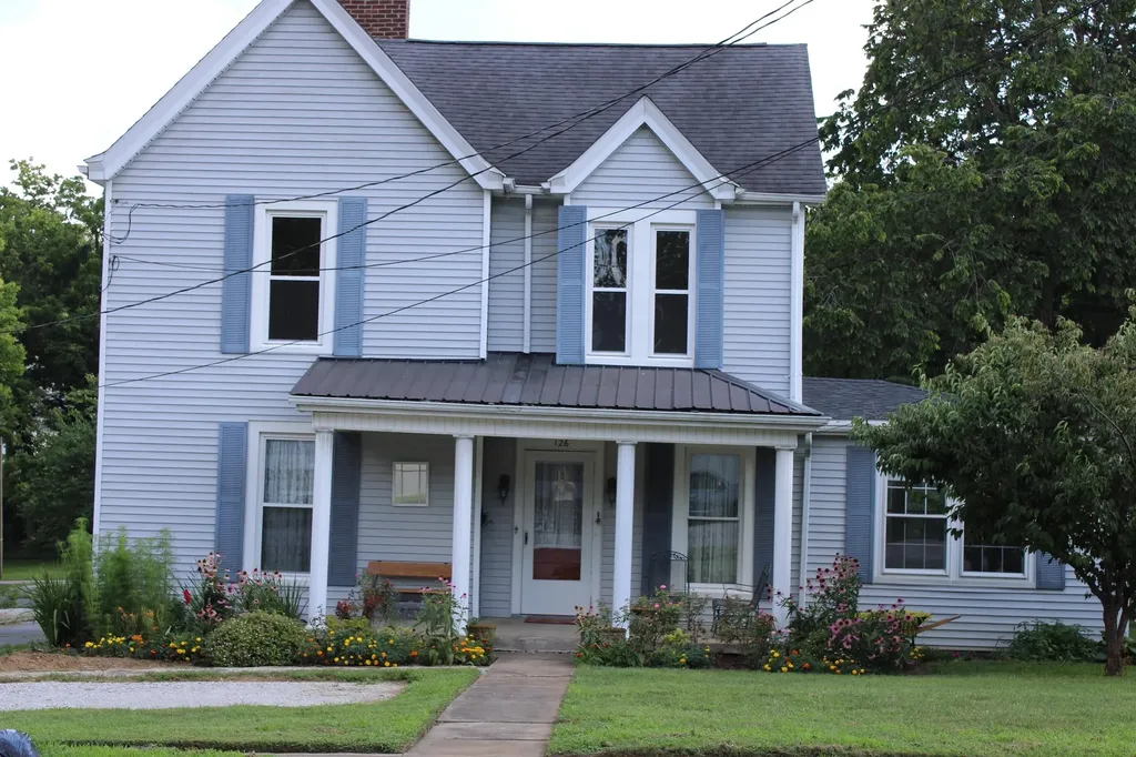 126 Broadway Street Versailles KY 40383