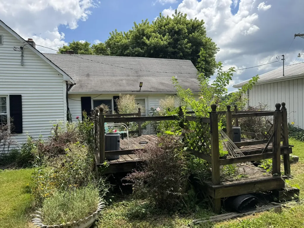 25 Burd Road Russell Springs KY 42642