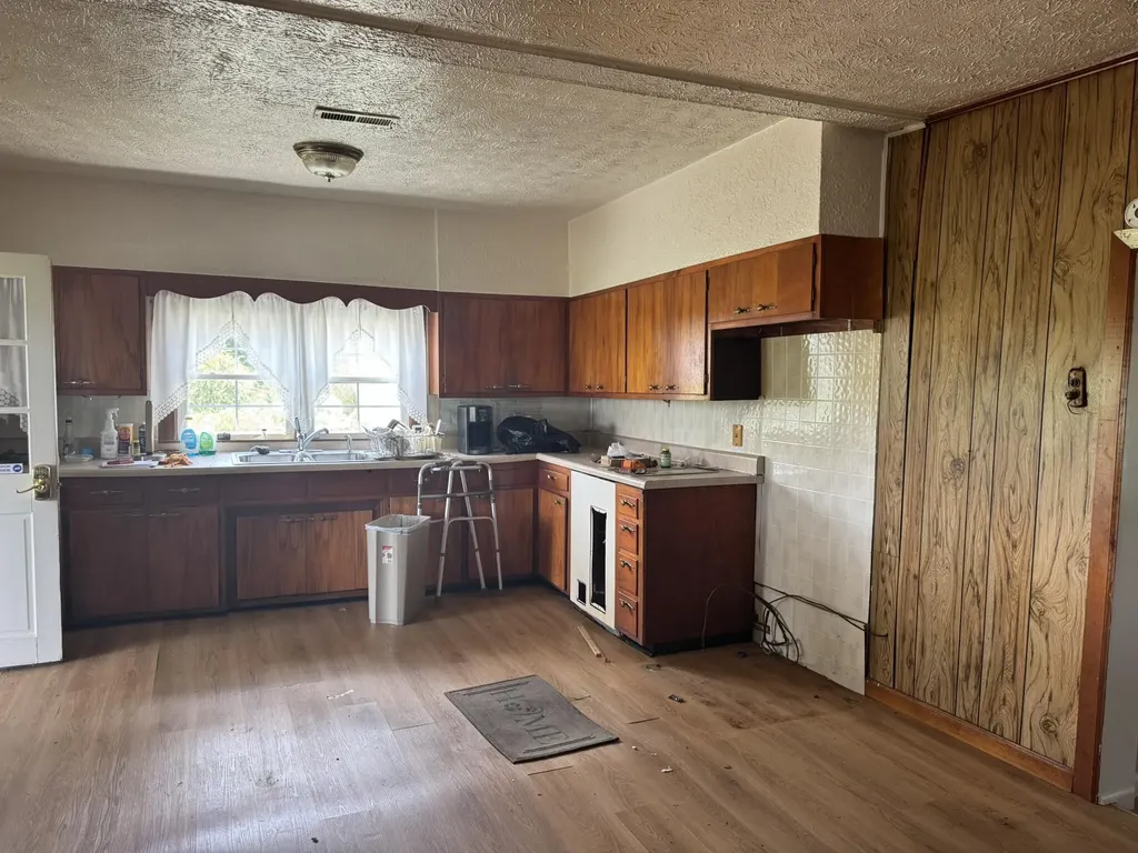 25 Burd Road Russell Springs KY 42642
