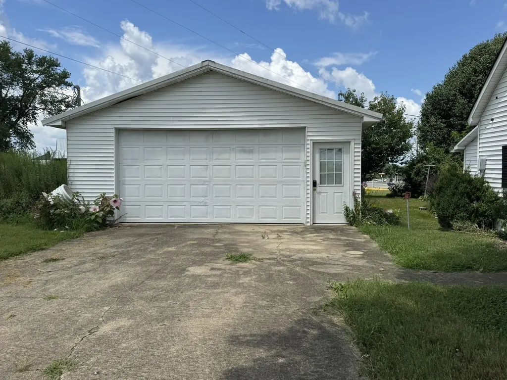 25 Burd Road Russell Springs KY 42642