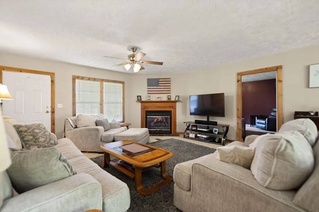 1296 Irvine Road Clay City KY 40312