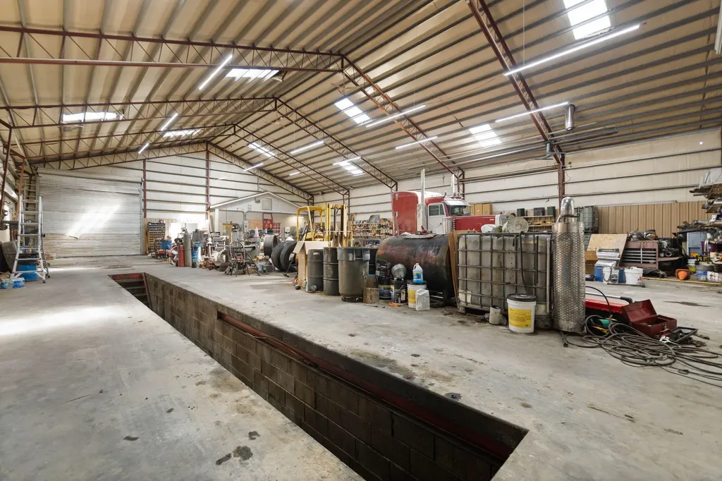 1230 Irvine Road Clay City KY 40312