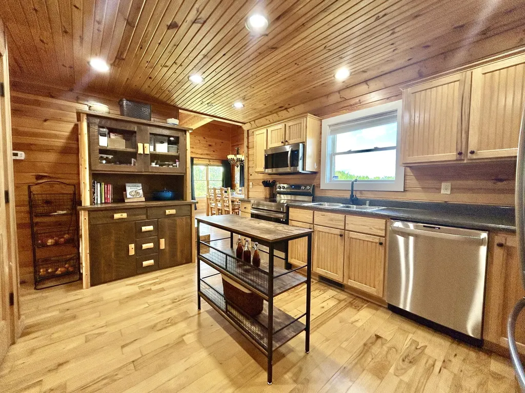 5332 Highway 452 Eubank KY 42567