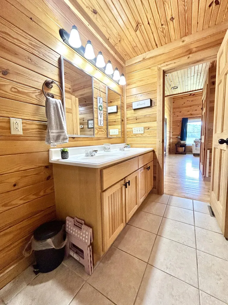5332 Highway 452 Eubank KY 42567