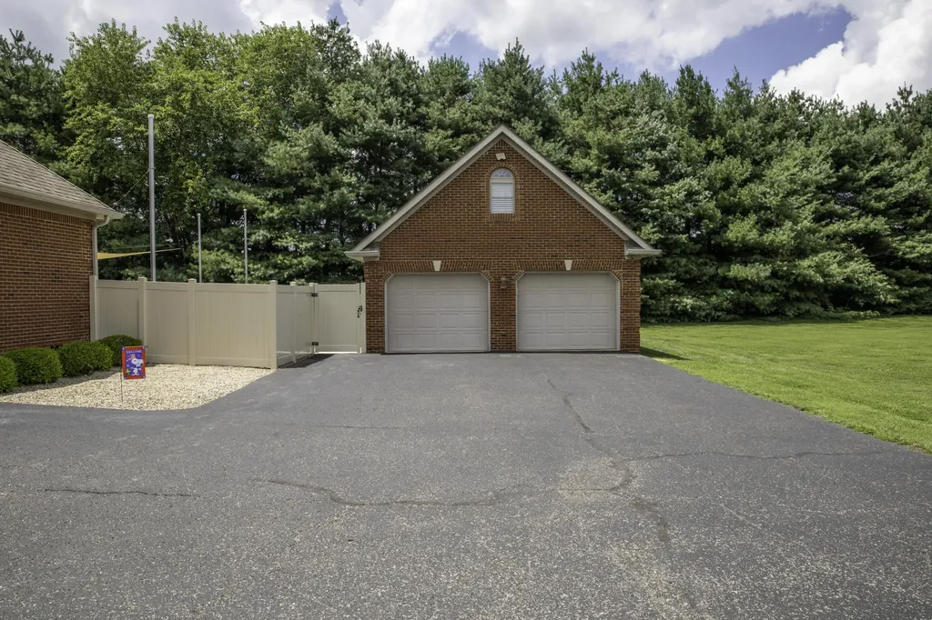 342 Masters Court Hustonville KY 40437
