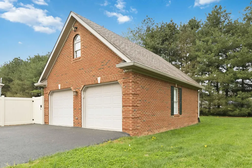342 Masters Court Hustonville KY 40437