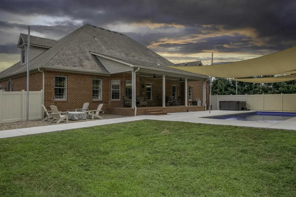 342 Masters Court Hustonville KY 40437