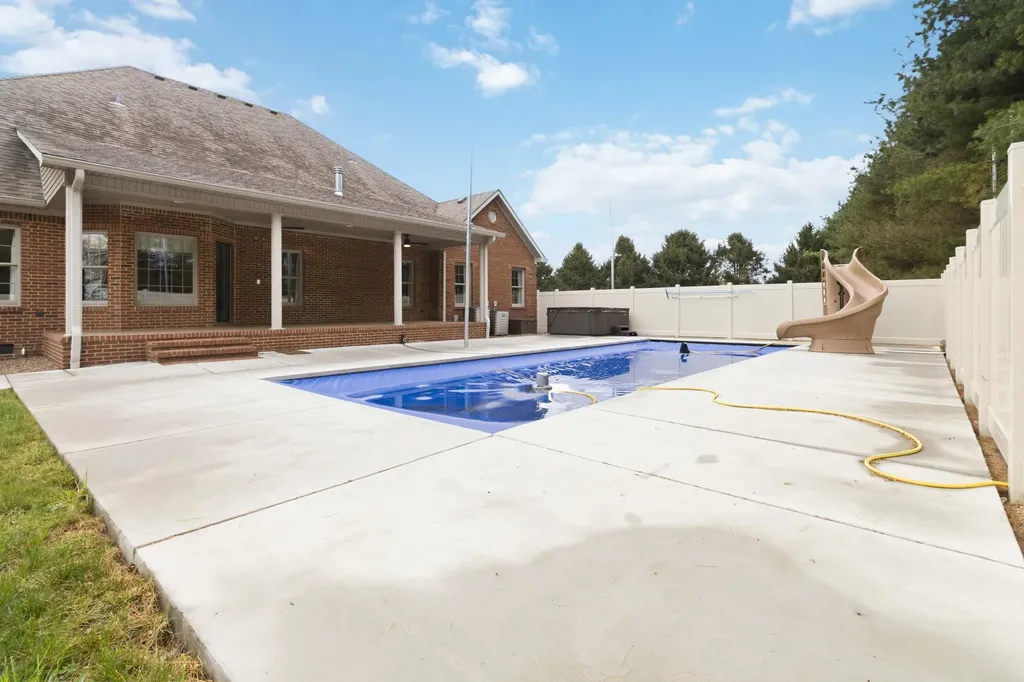342 Masters Court Hustonville KY 40437