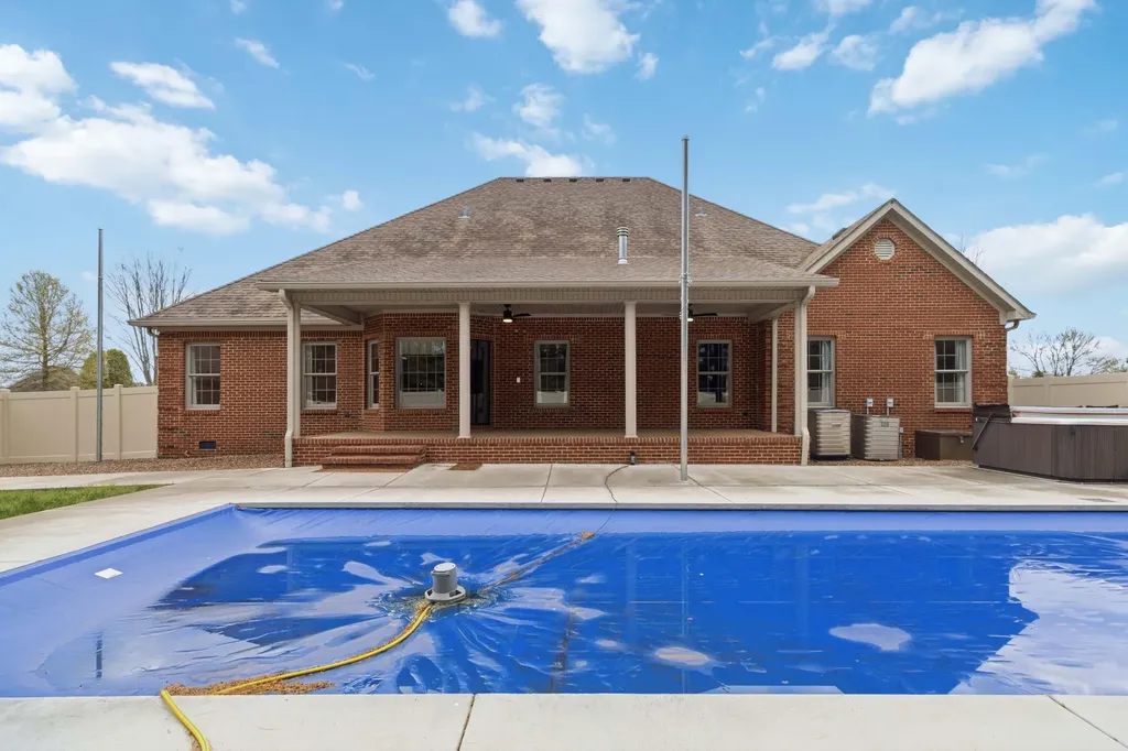 342 Masters Court Hustonville KY 40437