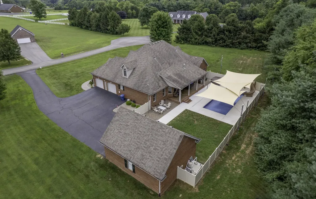 342 Masters Court Hustonville KY 40437