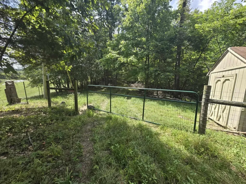 2607 Royalty Ridge Road Willisburg KY 40078