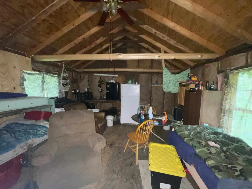 2607 Royalty Ridge Road Willisburg KY 40078
