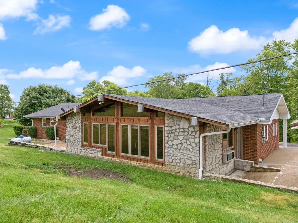 425 Parker Memorial Drive Olive Hill KY 41164