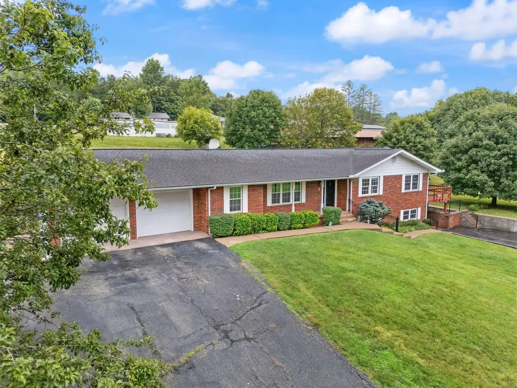 425 Parker Memorial Drive Olive Hill KY 41164