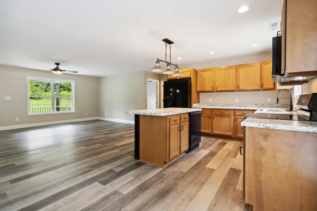 290 Walton Road Irvine KY 40336