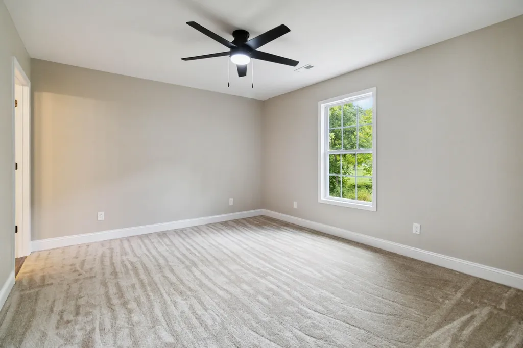 290 Walton Road Irvine KY 40336