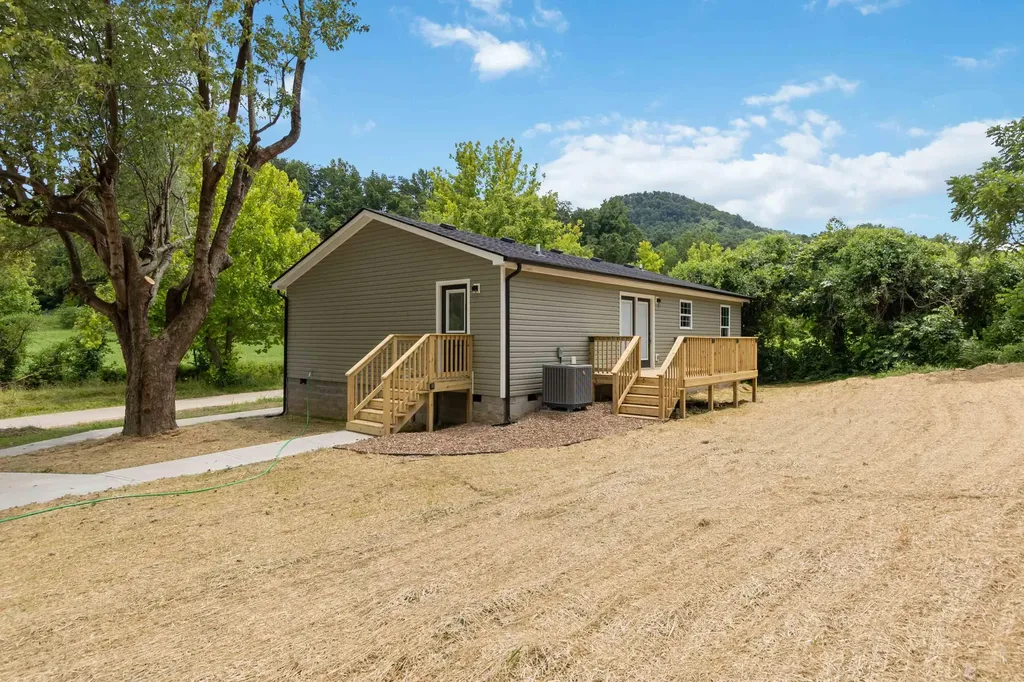 290 Walton Road Irvine KY 40336