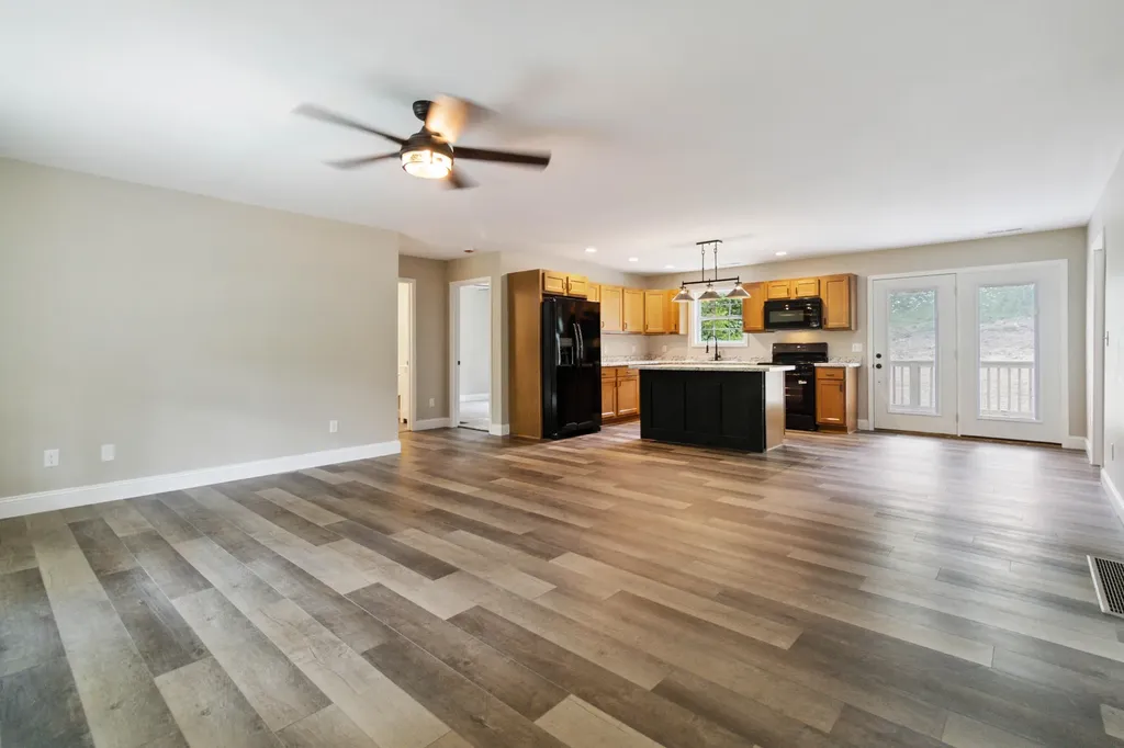 290 Walton Road Irvine KY 40336