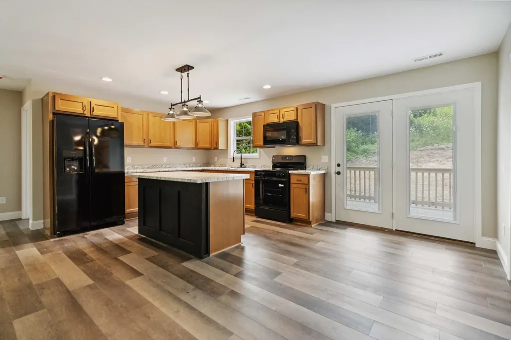 290 Walton Road Irvine KY 40336